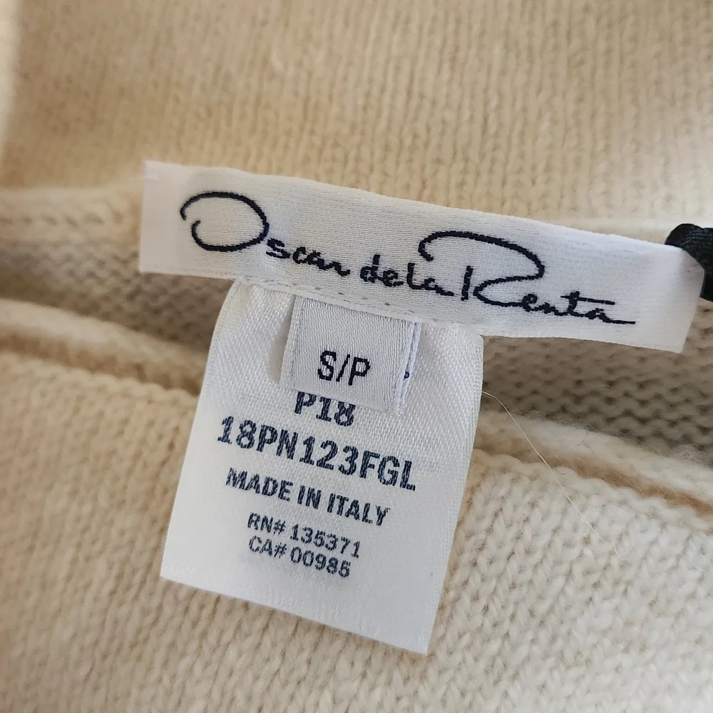 Oscar de la Renta Cream Turtleneck Sweater with Bird Motif - Picture 4 of 6